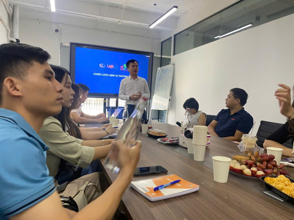 Đại diện Công Ty TNHH Công Nghệ Mắt Xanh tham gia kết nối và học hỏi tại ITG Training